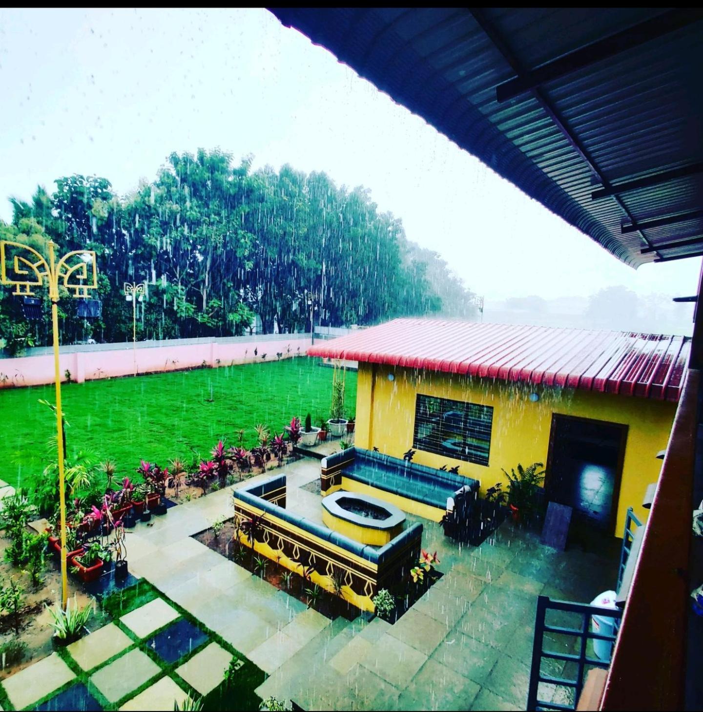 Kashmir Farmhouse - Hyderabad Villa Exterior photo