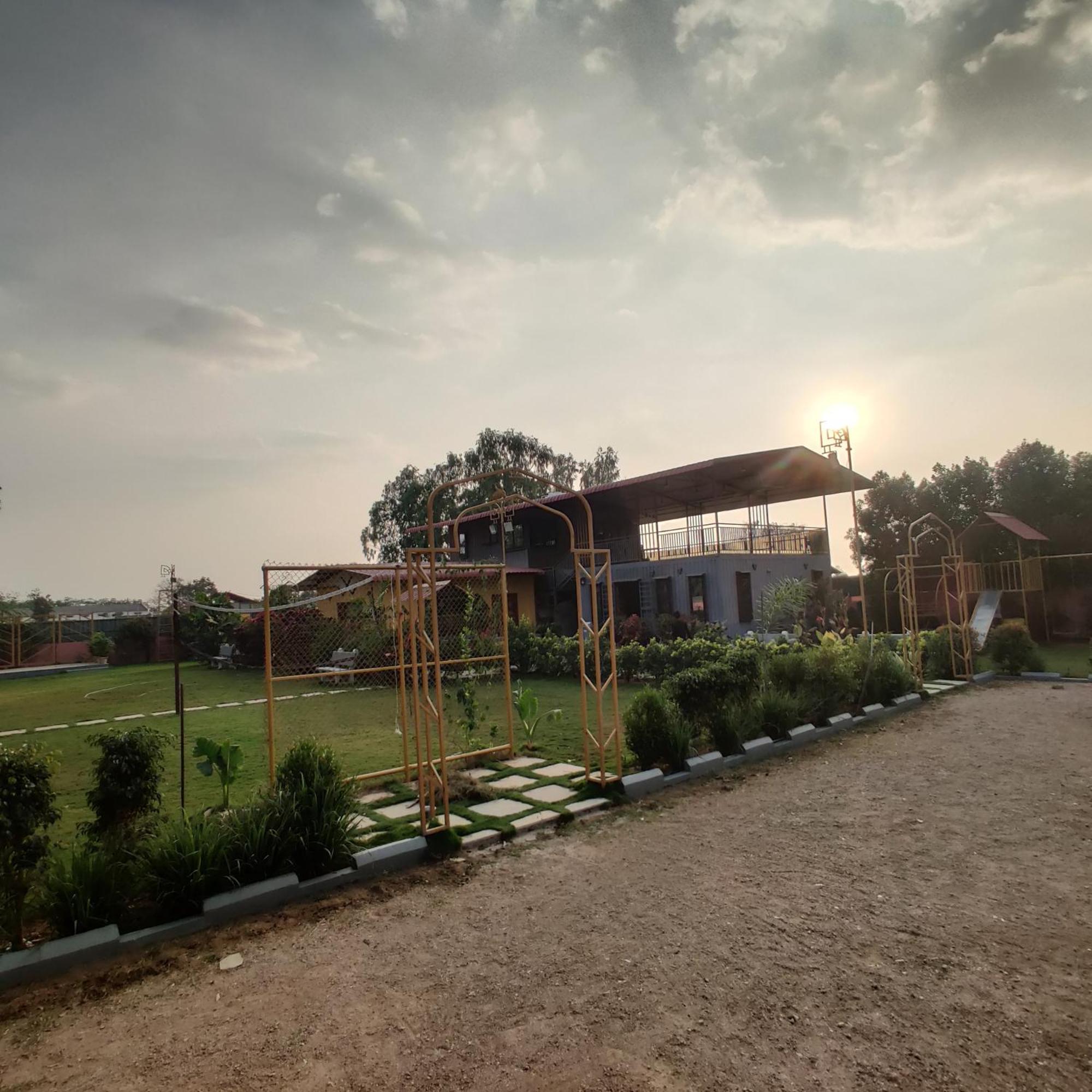 Kashmir Farmhouse - Hyderabad Villa Exterior photo